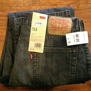 Levi Straight Fit Jeans